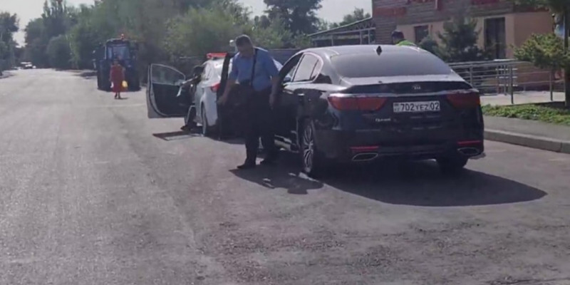 Мәслихат қызметкерінің жалған нөмірмен жүргені анықталды