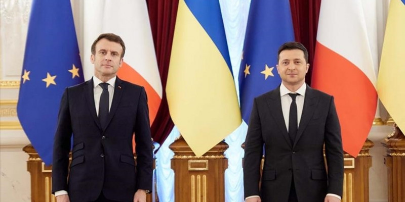 Зеленский Макронмен ұзақ сөйлесті