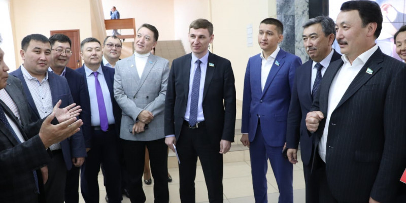 Депутаттар «Жаңа Қазақстанды» құрудағы референдумның рөлін талқылады