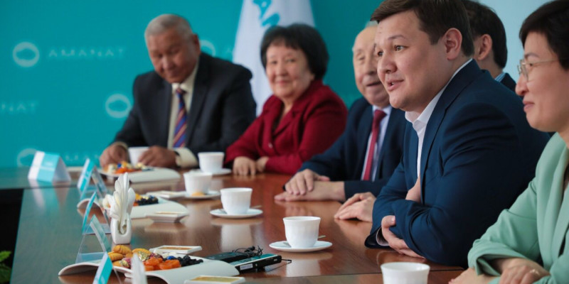 Асхат Оралов Солтүстік Қазақстандағы аграрларды референдумға белсенді қатысуға шақырды
