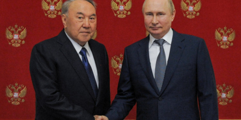 Нұрсұлтан Назарбаев Владимир Путинмен кездесті