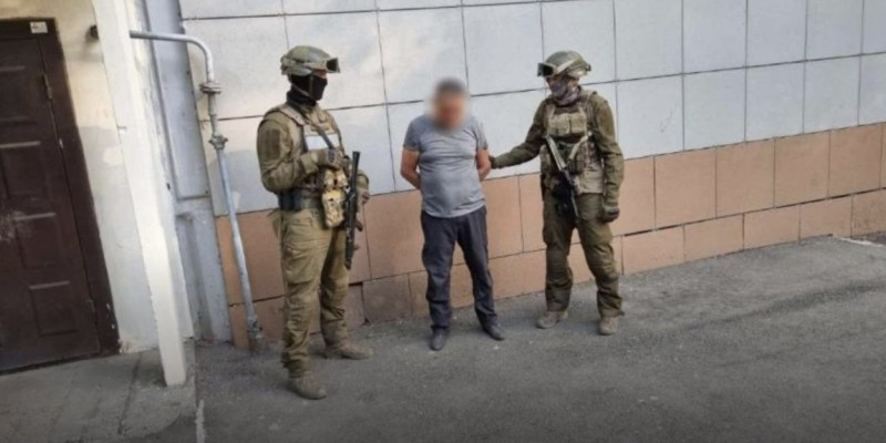 Өскемен тұрғынынан 50 миллион теңге бопсалаған ер адам ұсталды