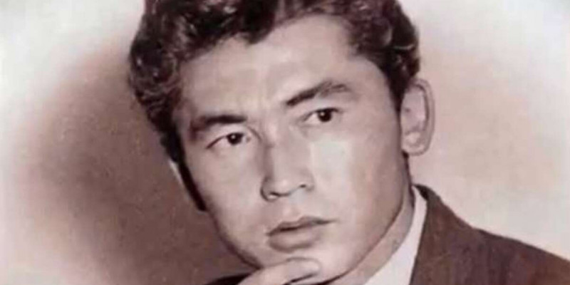  «Екінші өнер мавзолейін» тұрғызған тұлға кім?