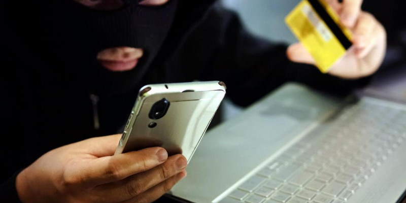 Банктің жалған қызметкері ақтөбелік тұрғынды 22 млн теңгеге алдап кетті