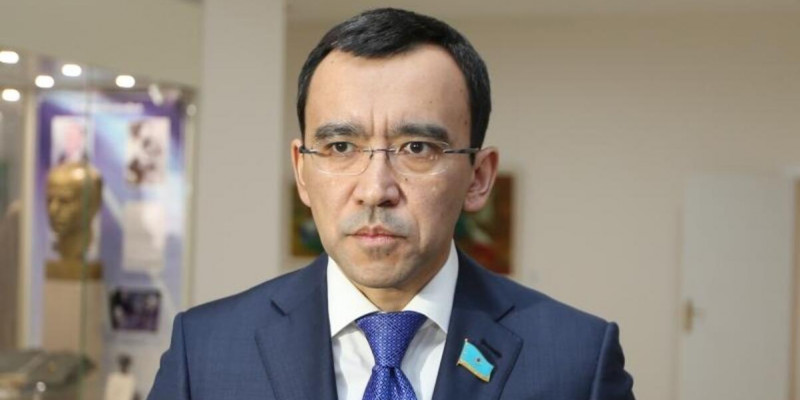«Нұрсұлтан Назарбаев саяси шешімдерге араласпайды» - Әшімбаев