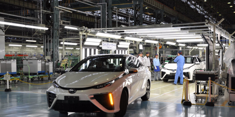 Toyota көліктерін сатып алатындар азайып келеді