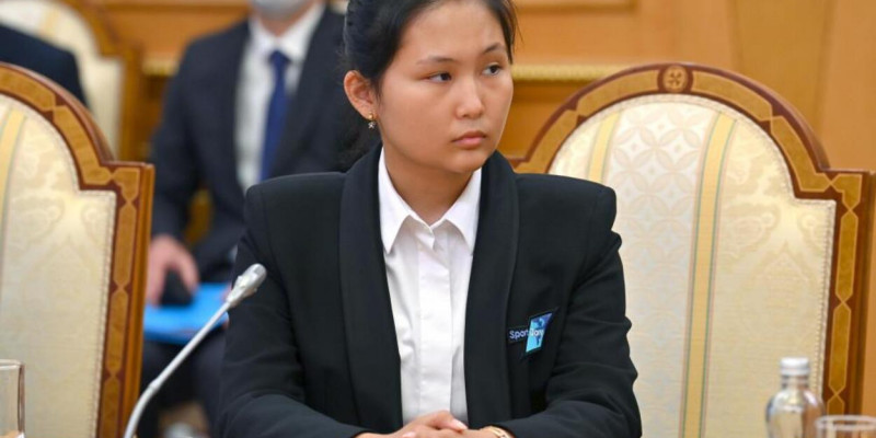 Бибісара Асаубаева Тоқаевтан қандай сыйлық алғанын көрсетті
