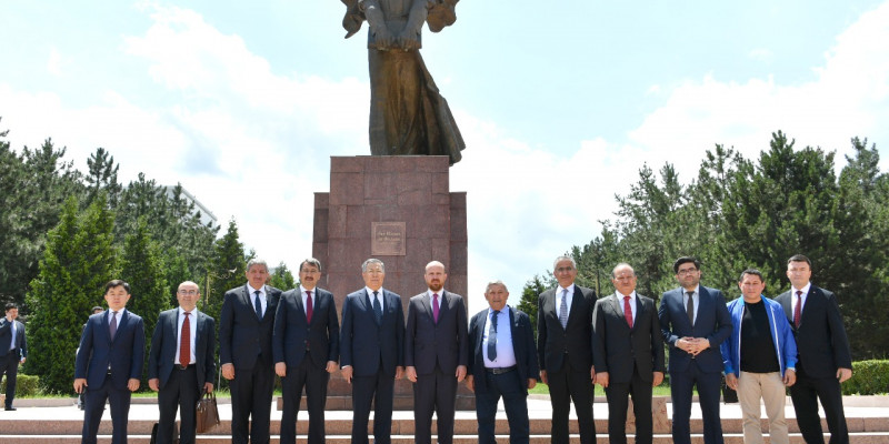 Түркия университетінің делегациясы ҚазҰУ-де қонақ болды