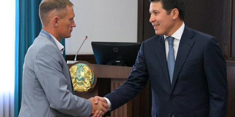 Бір үйдің үш баласын құтқарған балықшыға пәтер берілді