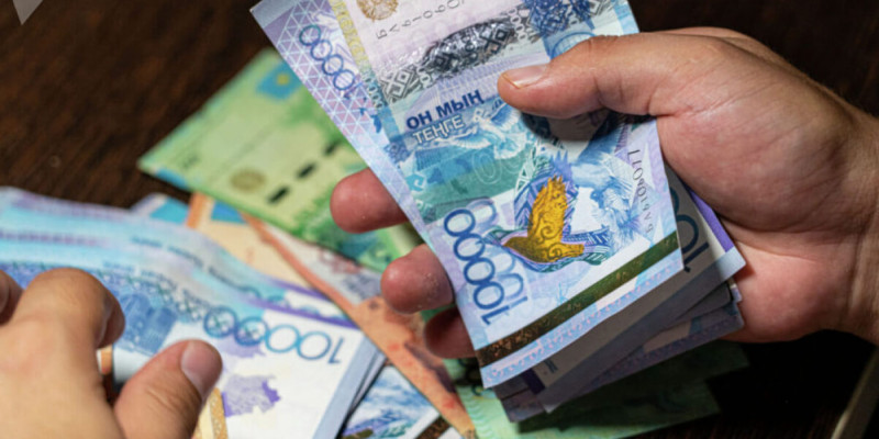 Ақтөбеде алаяққа сенген зейнеткер 24 млн теңгесінен айырылды
