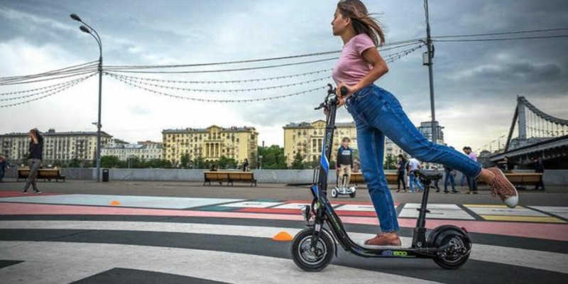 Елімізде енді электр самокатты жүргізу үшін куәлік қажет