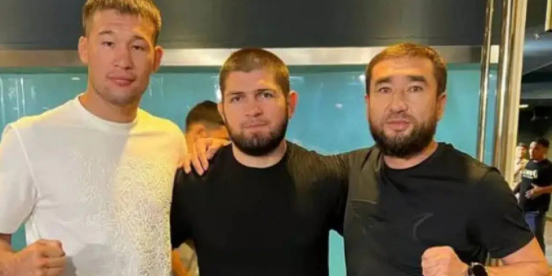 Шавкат Рахмоновқа Ақтаудан екі бөлмелі пәтер сыйлады