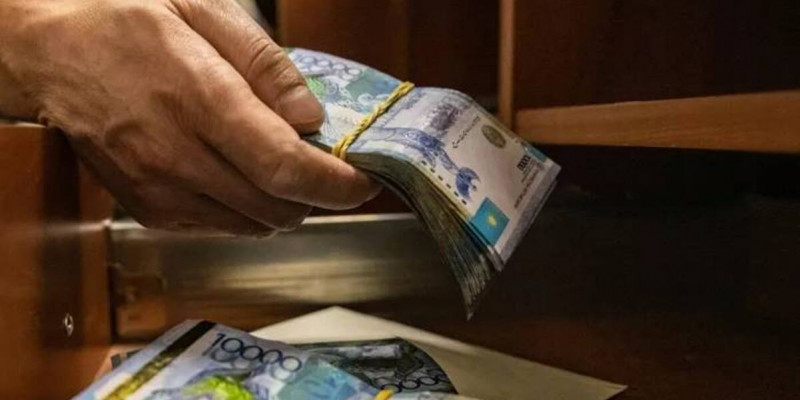 ТЖД лауазымды қызметкері пара алды деген күдікке ілінді
