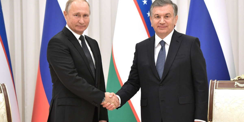 Путин Өзбекстан президентін орденмен марапаттады