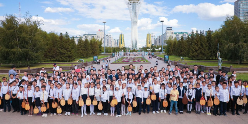 «AMANAT»: 2500-ден астам домбырашы қазақтың танымал күйлерін орындады