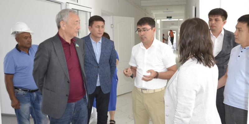 Мәжіліс депутаттары дәрігерлік амбулатория құрылысымен танысты