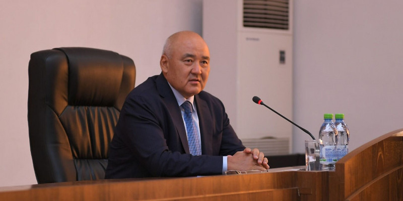 Өмірзақ Шөкеев отставкаға өтініш берді