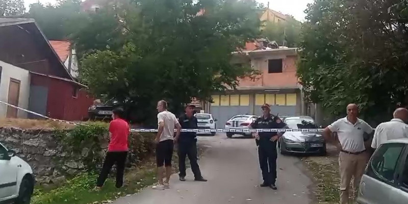 Ер адам отбасылық жанжалдан кейін өтіп бара жатқан 11 адамды атып тастаған