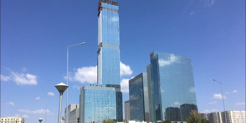 Компания «Абу Даби Плазадан» Qazaqstan жазуы неге алынғанын түсіндірді