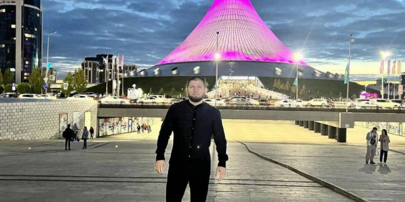 Хабиб Нурмагомедов Қазақстанға келді