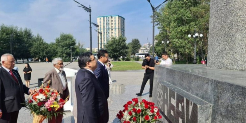 Семейліктер Абай күнін қалай атап өтті?