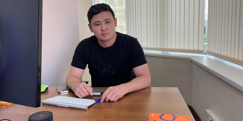 «Бізге қалада отырып, ауылдағы мұғалімдерді сынаған оңай» – кәсіпкер