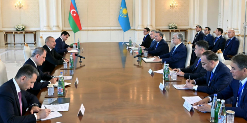 Қазақстан-Әзербайжан: қос Президент қандай келіссөз жүргізіп жатыр?