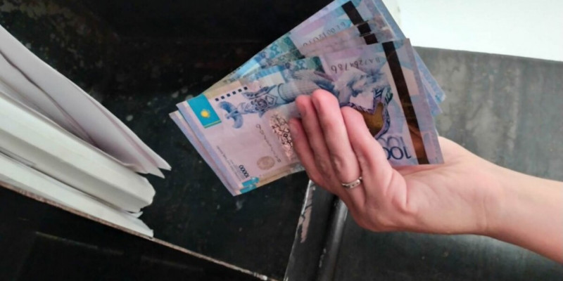 Павлодарда енесінің картасынан ақша ұрлаған келін тергеліп жатыр