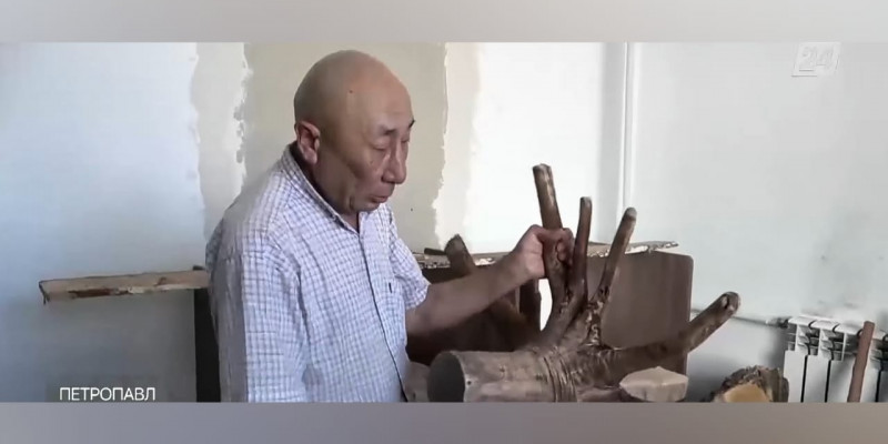 Ағашты сөйлеткен шебер