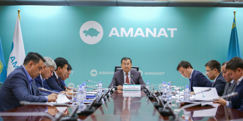 «AMANAT» партиясында коммуналдық шаруашылық мәселелері талқыланды