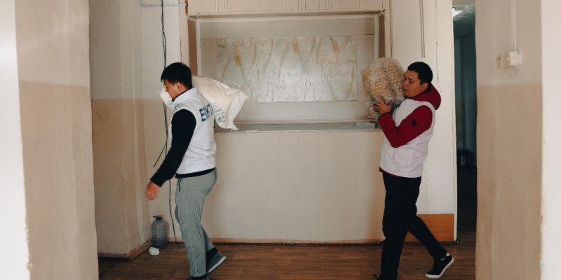 «Жастар Рухы» волонтерлері қостанайлықтарға 270 тонна гуманитарлық көмек таратты