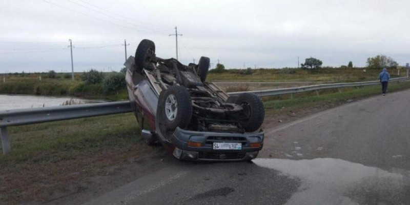 Петропавлда жол апатына ұшыраған автокөлік аударылып қалды