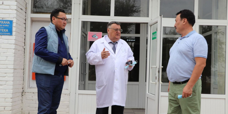 Аманаттықтар Қостанай облысында өрттен зардап шеккен тұрғындармен жүздесті