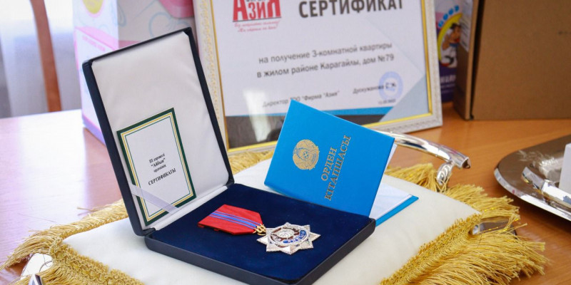Абай облысында қаза болған өрт сөндірушінің отбасына орден табысталды