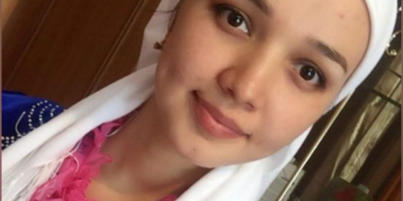 Әйел мастурбация жасайды және трусигіне конча салады. ВКонтакте желісіндегі белорус порносы