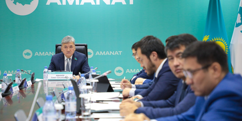 «AMANAT» партиясында көлік және логистиканы дамыту мәселесі талқыланды