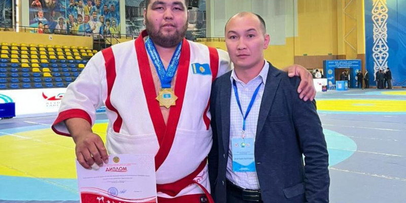 Нұрдәулет Жарылқапов қазақ күресінен ел чемпионы атанды