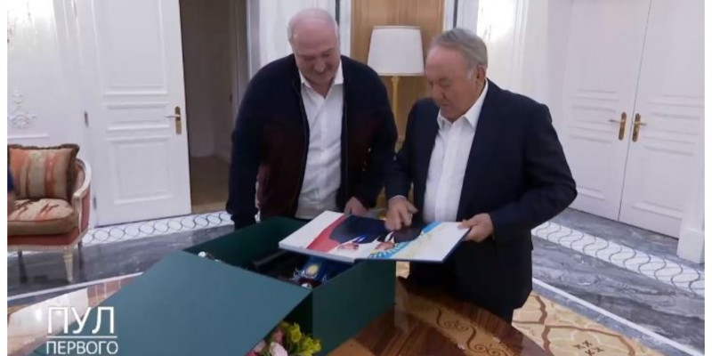 Лукашенко Назарбаевтың үйіне қонаққа барды (ВИДЕО)