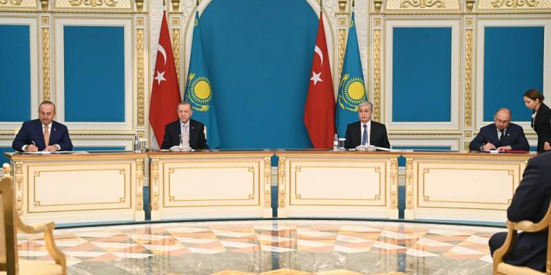 Қазақстан мен Түркия басшылары 6 құжатқа қол қойды