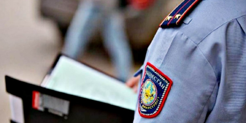 Ақтөбеде баласын бейтаныс адамға тастап кеткен әйел табылды