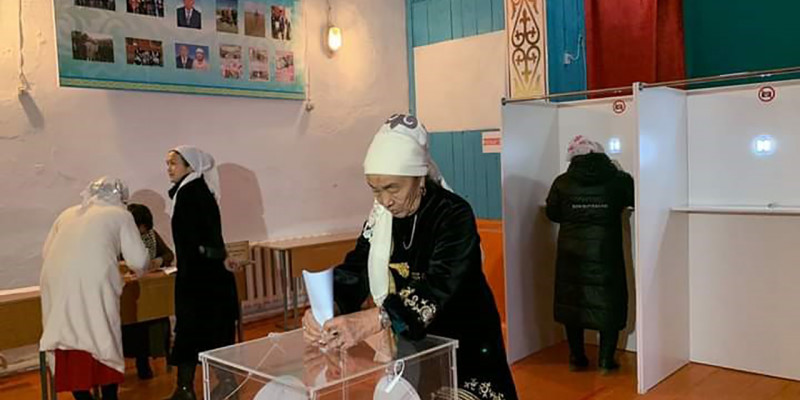 Бір әулеттің 8 келіні бір уақытта дауыс берді