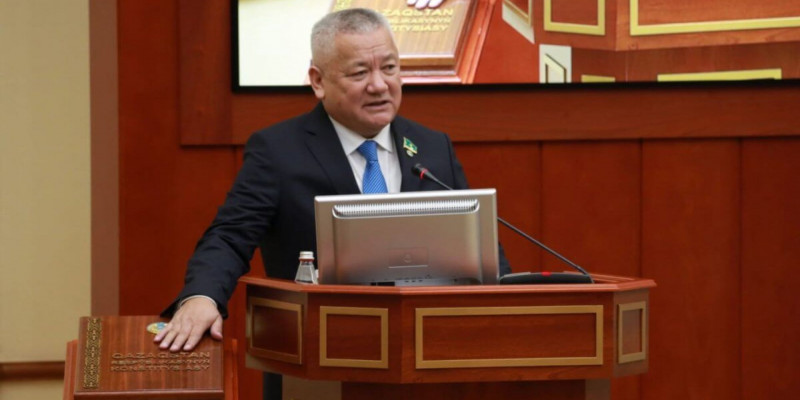 Мәжілісте жаңа депутат ант берді