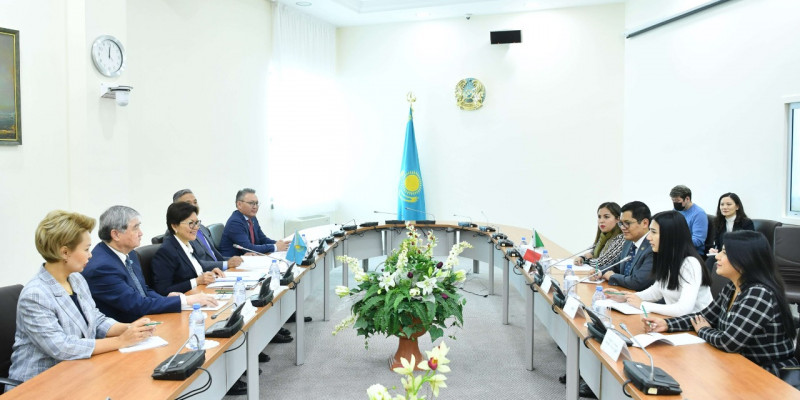 Мексика Парламентінің депутаттары алғаш рет Мәжіліске келді