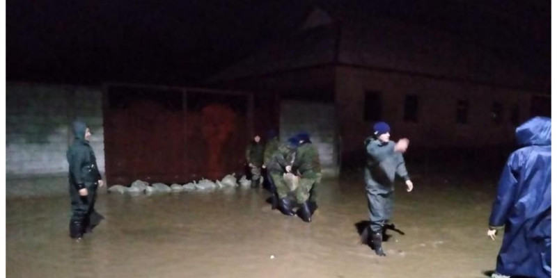 Түркістан облысында бір ауылды су басып жатыр