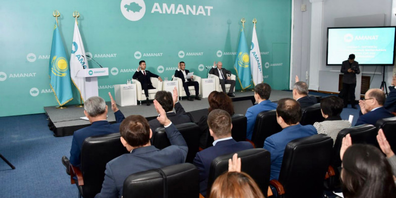 Әкімдер бұдан былай «AMANAT» партиясында лауазым иеленбейді