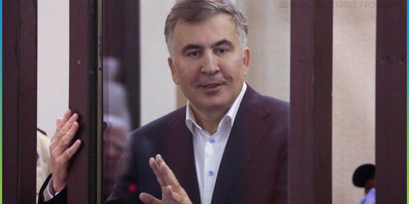 «Қозғала алмаймын»: Саакашвили Макронға хат жазды