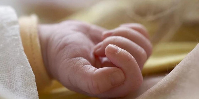 Батыс Қазақстанда дәрігерлердің салғырттығынан нәрестенің қолы кесілді