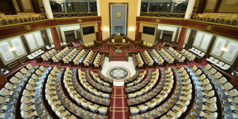 Парламенттің бірлескен отырысында қандай мәселе қаралады?