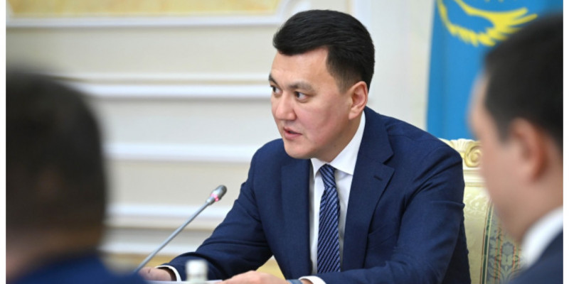 Ерлан Қарин Сыбайлас жемқорлықпен күрес комиссиясының отырысын өткізді