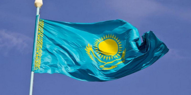 Мемлекеттік туды қорлағандар 10 млн теңге айыппұл төлейді